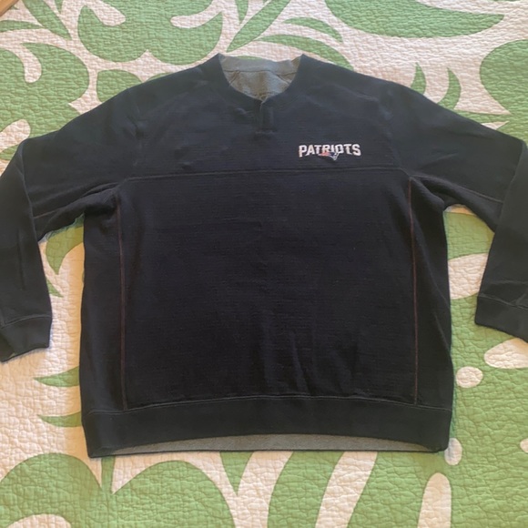 REVERSIBLE Tommy Bahama Patriots NFL Men’s Large Pullover Sweater M3 - Picture 2 of 10